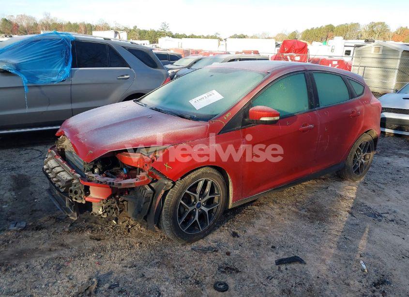 Photo 2 of 2018 Ford Focus SEL (VIN 1FADP3M28JL307349)