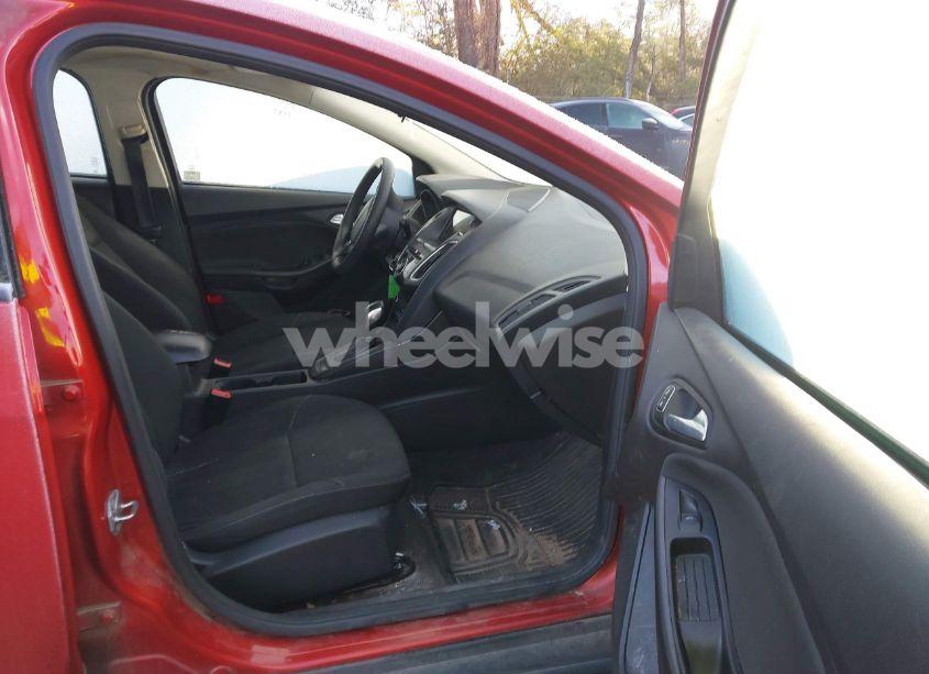 Photo 5 of 2018 Ford Focus SEL (VIN 1FADP3M28JL307349)