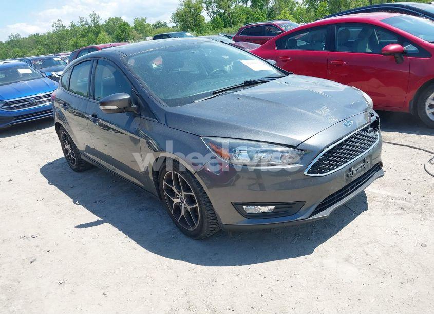2017 Ford Focus SEL (VIN 1FADP3M29HL324008) main photo
