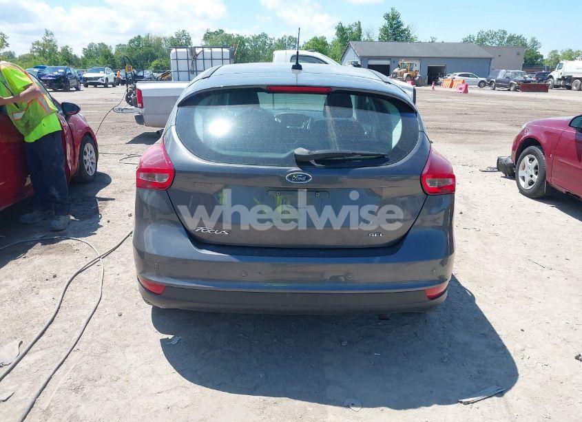Photo 16 of 2017 Ford Focus SEL (VIN 1FADP3M29HL324008)