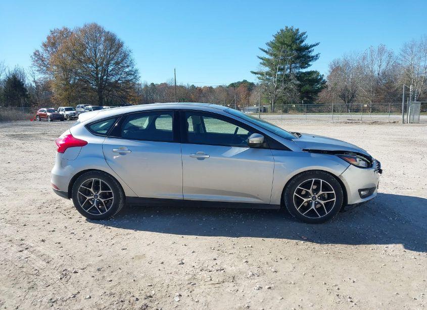 Photo 13 of 2017 Ford Focus SEL (VIN 1FADP3M29HL345778)