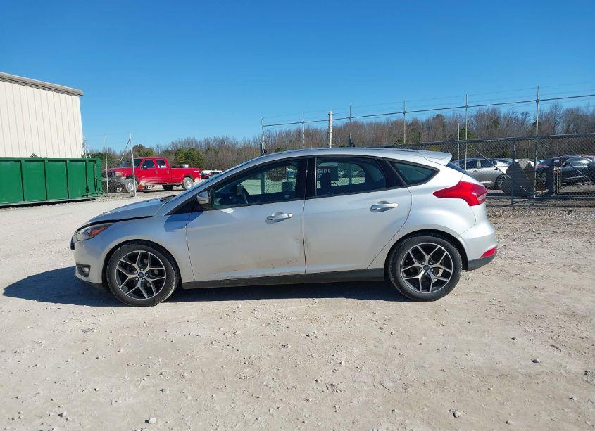 Photo 14 of 2017 Ford Focus SEL (VIN 1FADP3M29HL345778)