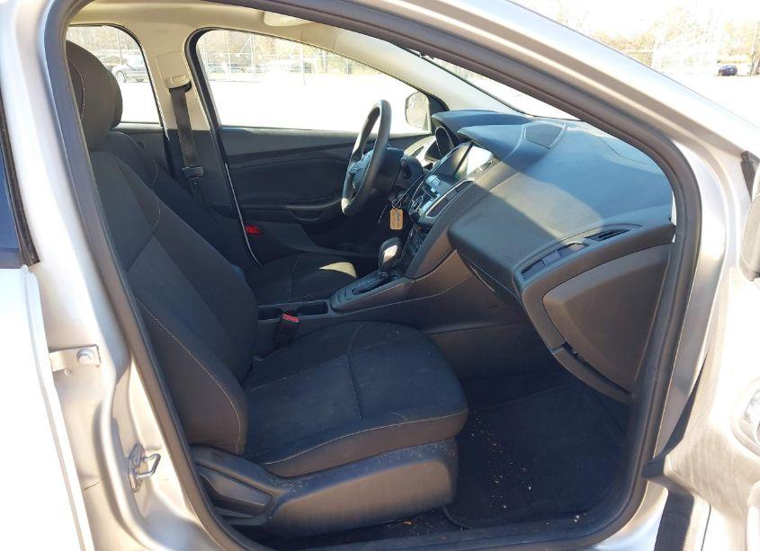 Photo 5 of 2017 Ford Focus SEL (VIN 1FADP3M29HL345778)