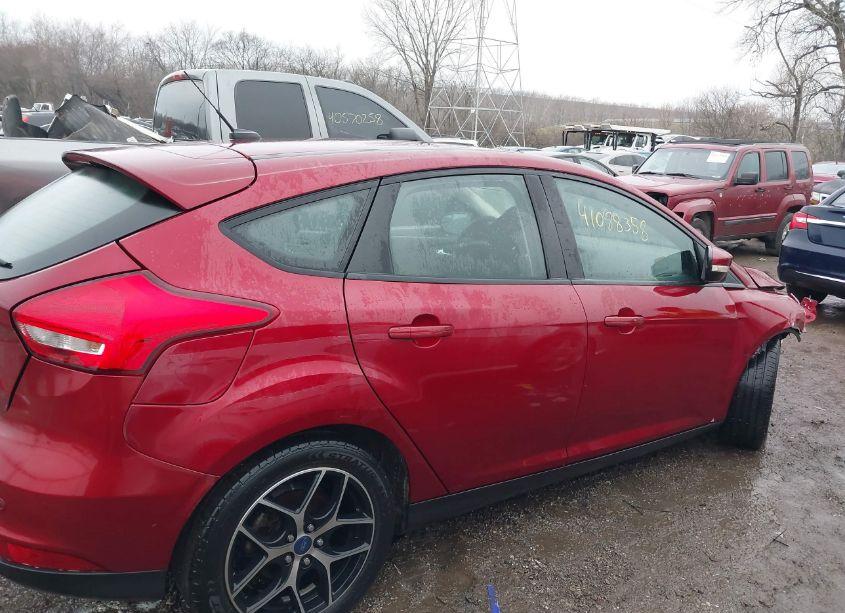 Photo 12 of 2017 Ford Focus SEL (VIN 1FADP3M2XHL229120)