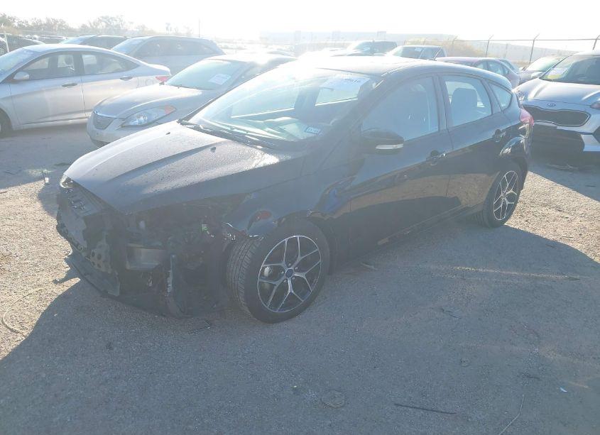 Photo 2 of 2017 Ford Focus SEL (VIN 1FADP3M2XHL277488)