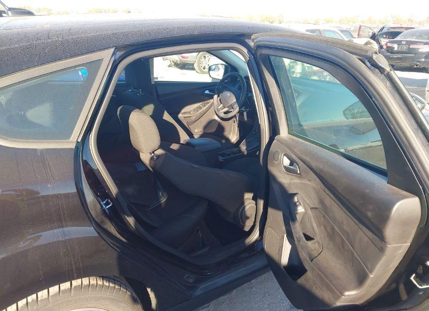 Photo 8 of 2017 Ford Focus SEL (VIN 1FADP3M2XHL277488)