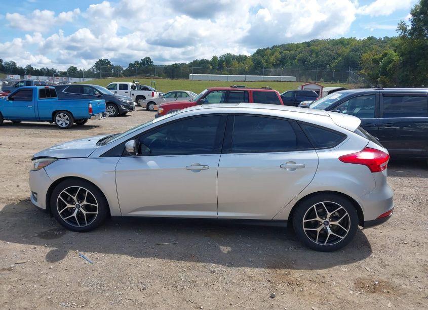 Photo 14 of 2017 Ford Focus SEL (VIN 1FADP3M2XHL338046)