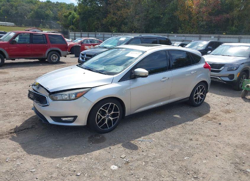 Photo 2 of 2017 Ford Focus SEL (VIN 1FADP3M2XHL338046)