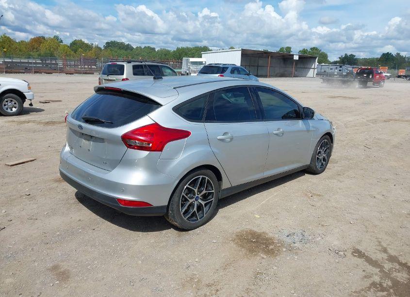 Photo 4 of 2017 Ford Focus SEL (VIN 1FADP3M2XHL338046)
