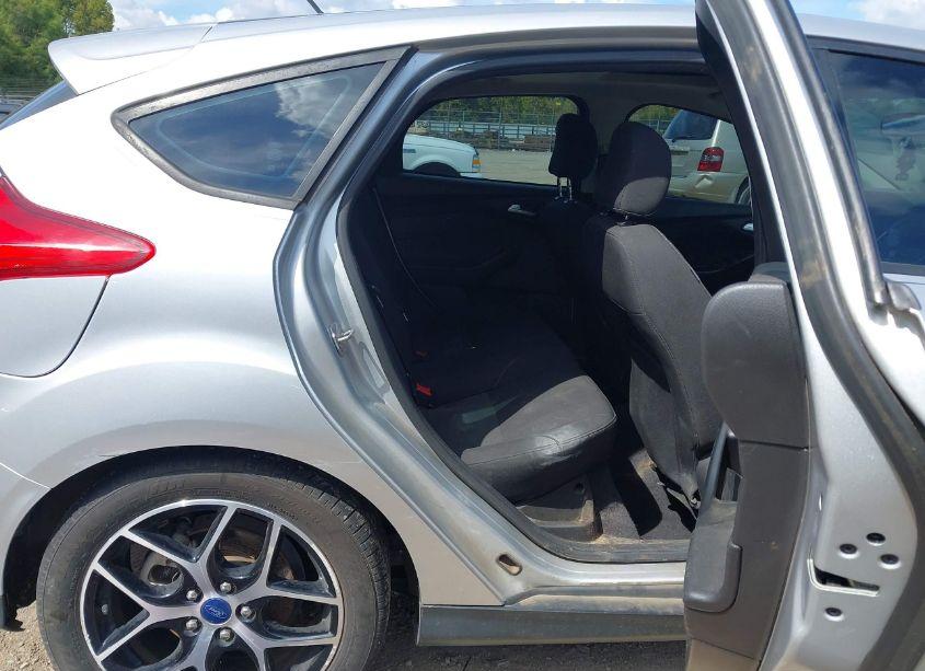 Photo 8 of 2017 Ford Focus SEL (VIN 1FADP3M2XHL338046)