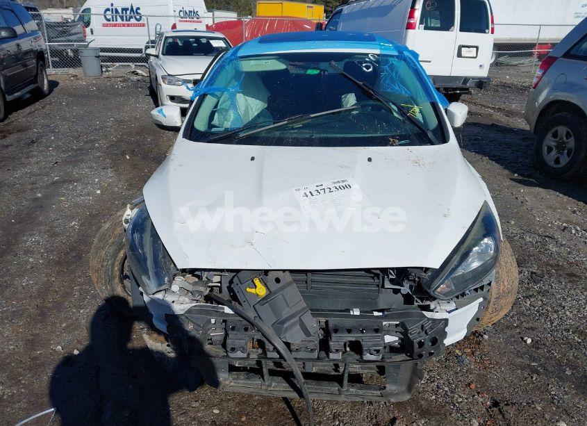 Photo 13 of 2018 Ford Focus SEL (VIN 1FADP3M2XJL221122)