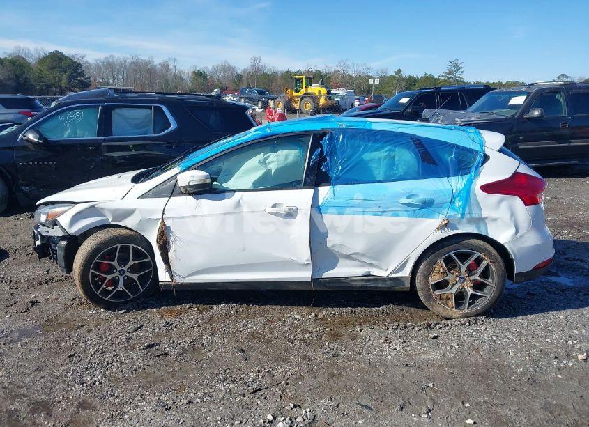 Photo 15 of 2018 Ford Focus SEL (VIN 1FADP3M2XJL221122)