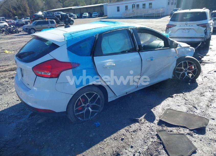 Photo 4 of 2018 Ford Focus SEL (VIN 1FADP3M2XJL221122)