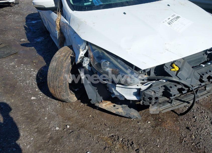 Photo 6 of 2018 Ford Focus SEL (VIN 1FADP3M2XJL221122)