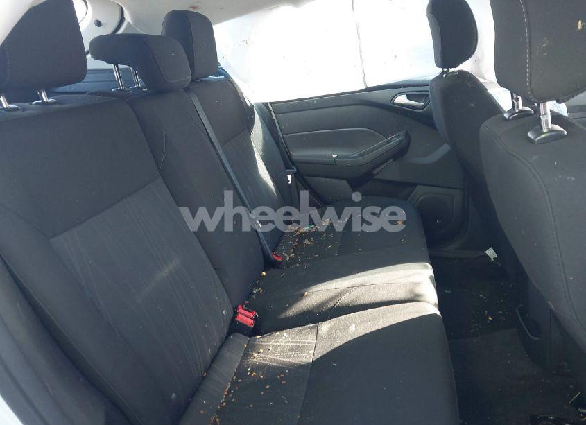 Photo 8 of 2018 Ford Focus SEL (VIN 1FADP3M2XJL221122)