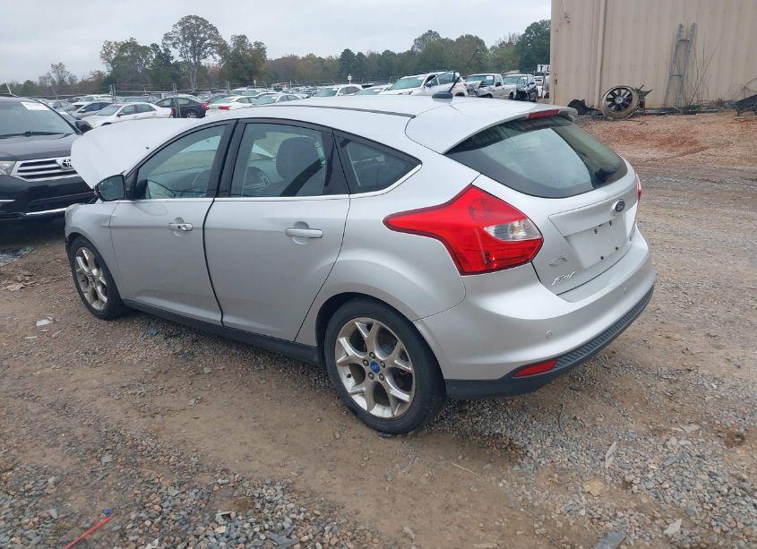 Photo 3 of 2014 Ford Focus TITANIUM (VIN 1FADP3N20EL167754)