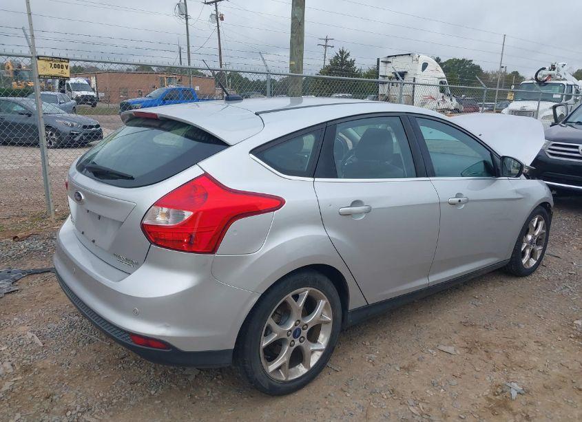 Photo 4 of 2014 Ford Focus TITANIUM (VIN 1FADP3N20EL167754)
