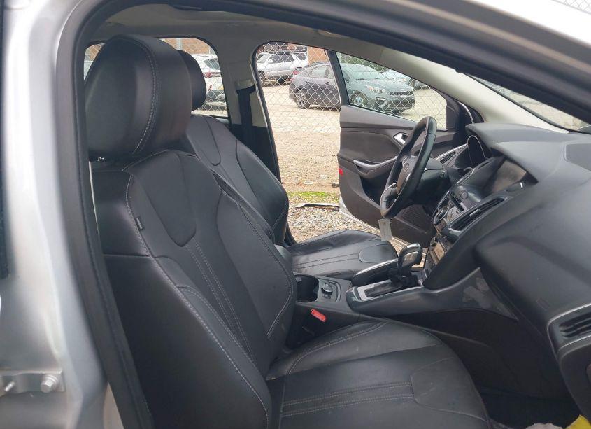 Photo 5 of 2014 Ford Focus TITANIUM (VIN 1FADP3N20EL167754)