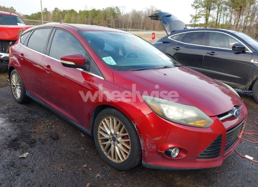 2014 Ford Focus TITANIUM (VIN 1FADP3N20EL379148) main photo
