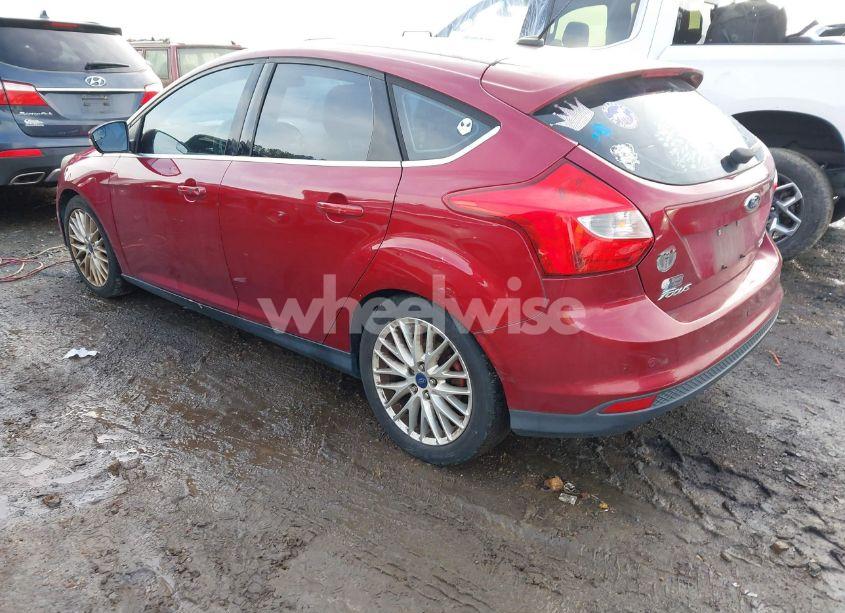 Photo 3 of 2014 Ford Focus TITANIUM (VIN 1FADP3N20EL379148)