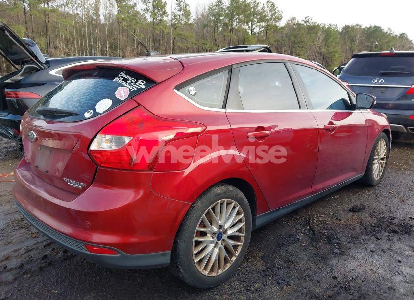 Photo 4 of 2014 Ford Focus TITANIUM (VIN 1FADP3N20EL379148)