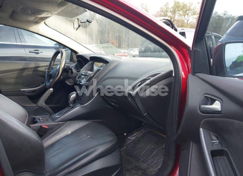 Photo 5 of 2014 Ford Focus TITANIUM (VIN 1FADP3N20EL379148)