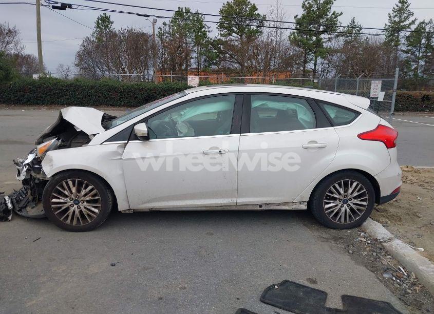 Photo 14 of 2015 Ford Focus TITANIUM (VIN 1FADP3N20FL285935)