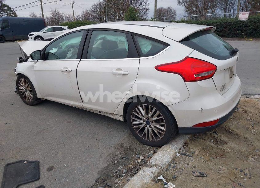 Photo 3 of 2015 Ford Focus TITANIUM (VIN 1FADP3N20FL285935)
