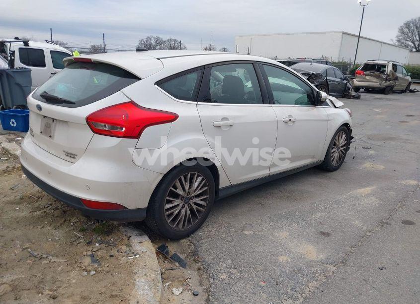 Photo 4 of 2015 Ford Focus TITANIUM (VIN 1FADP3N20FL285935)