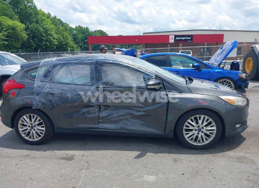 Photo 13 of 2016 Ford Focus TITANIUM (VIN 1FADP3N20GL275763)