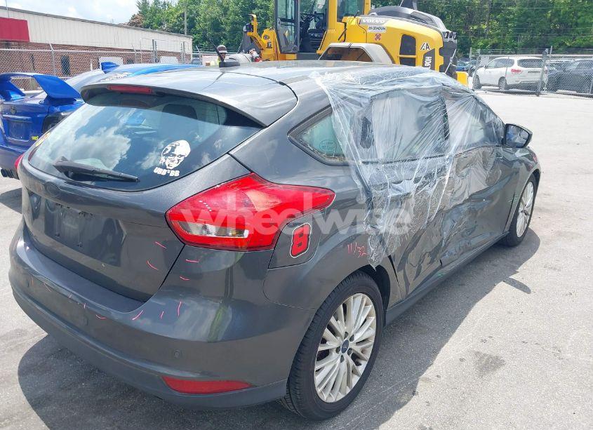 Photo 4 of 2016 Ford Focus TITANIUM (VIN 1FADP3N20GL275763)