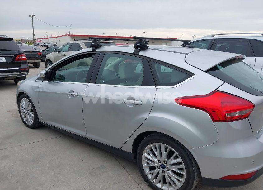 Photo 14 of 2017 Ford Focus TITANIUM (VIN 1FADP3N20HL291351)