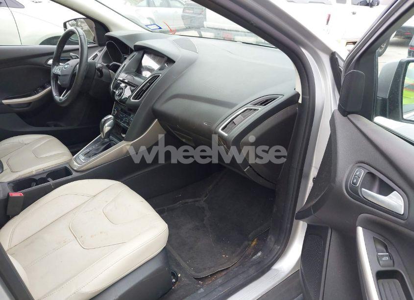 Photo 5 of 2017 Ford Focus TITANIUM (VIN 1FADP3N20HL291351)