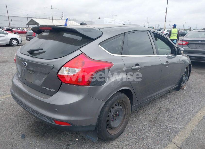 Photo 4 of 2013 Ford Focus TITANIUM (VIN 1FADP3N21DL190250)