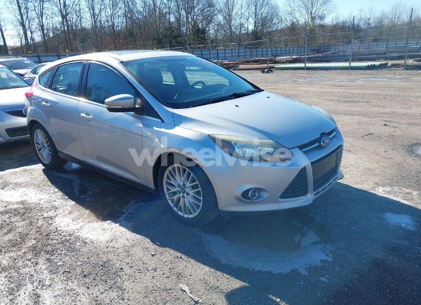 2013 Ford Focus TITANIUM (VIN 1FADP3N21DL209492) main photo
