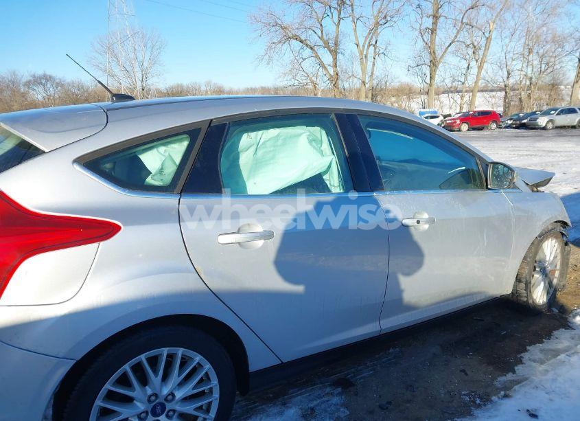 Photo 14 of 2013 Ford Focus TITANIUM (VIN 1FADP3N21DL295211)