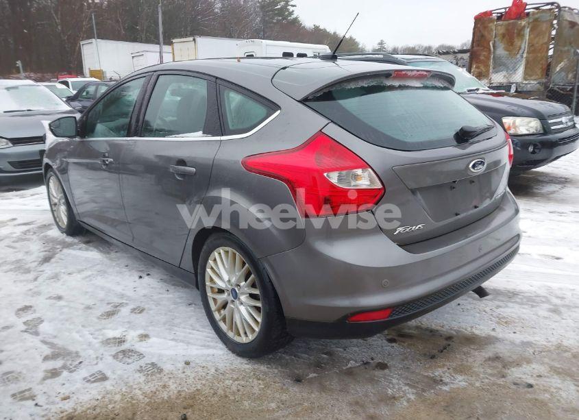 Photo 3 of 2014 Ford Focus TITANIUM (VIN 1FADP3N21EL401691)