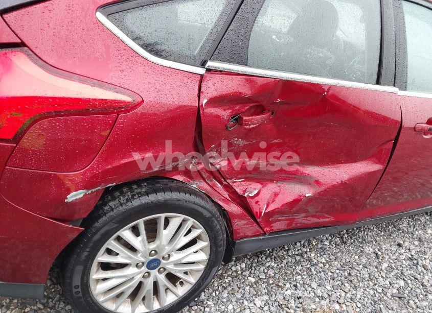 Photo 6 of 2015 Ford Focus TITANIUM (VIN 1FADP3N21FL379578)