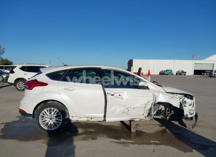 Photo 14 of 2017 Ford Focus TITANIUM (VIN 1FADP3N21HL309873)