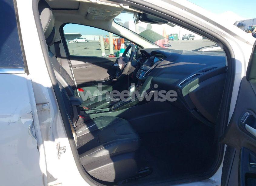 Photo 5 of 2017 Ford Focus TITANIUM (VIN 1FADP3N21HL309873)