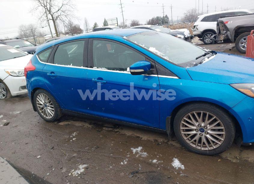Photo 13 of 2014 Ford Focus TITANIUM (VIN 1FADP3N22EL129572)