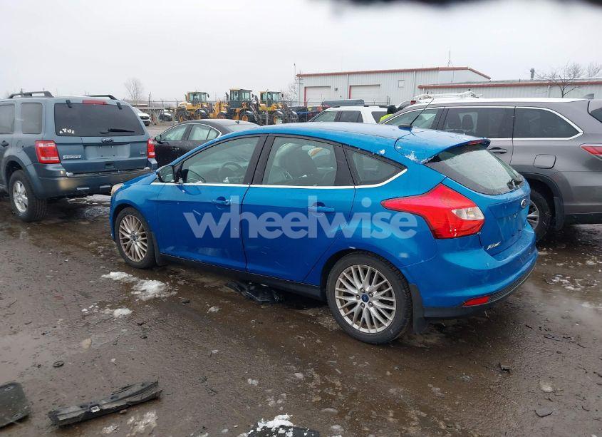 Photo 3 of 2014 Ford Focus TITANIUM (VIN 1FADP3N22EL129572)