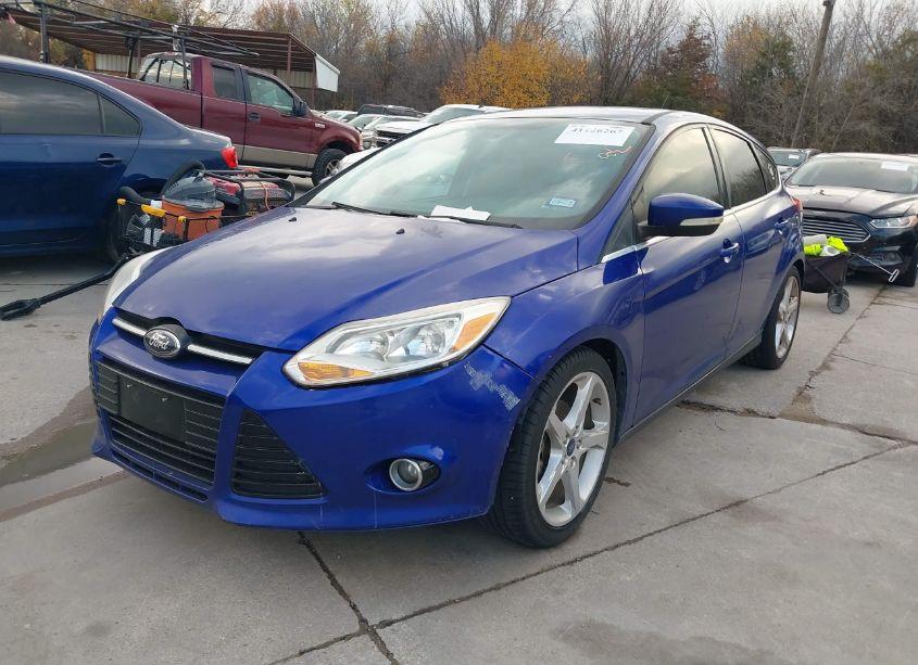 Photo 2 of 2014 Ford Focus TITANIUM (VIN 1FADP3N22EL195894)