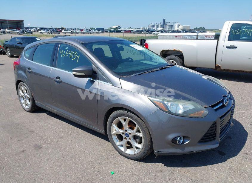 2014 Ford Focus TITANIUM (VIN 1FADP3N22EL317007) main photo