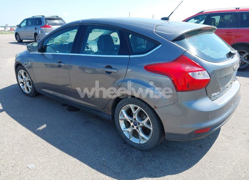 Photo 3 of 2014 Ford Focus TITANIUM (VIN 1FADP3N22EL317007)