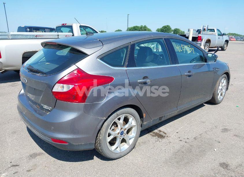 Photo 4 of 2014 Ford Focus TITANIUM (VIN 1FADP3N22EL317007)