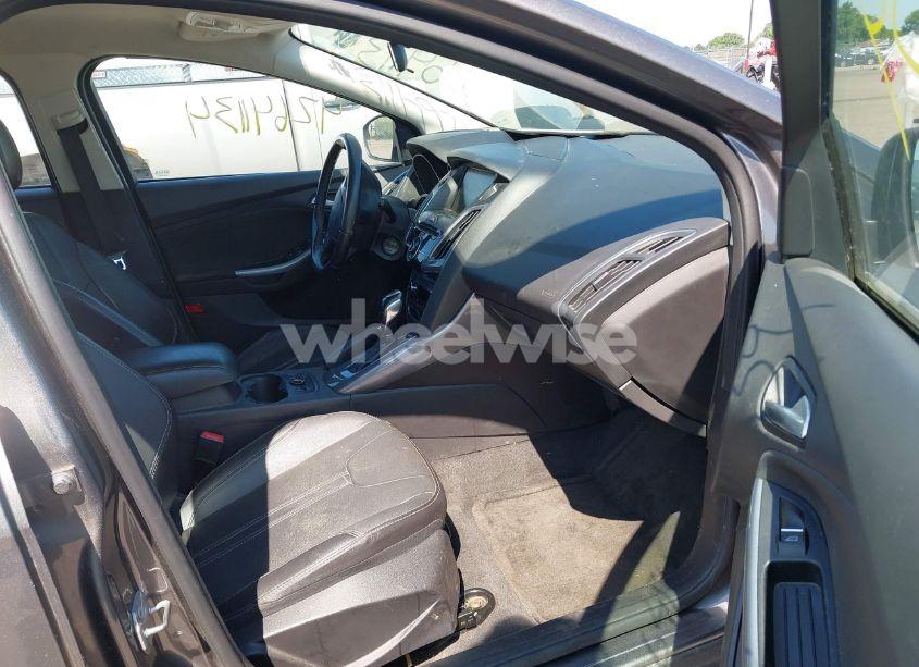 Photo 5 of 2014 Ford Focus TITANIUM (VIN 1FADP3N22EL317007)