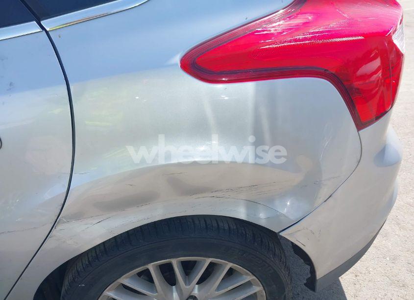 Photo 15 of 2014 Ford Focus TITANIUM (VIN 1FADP3N22EL317329)