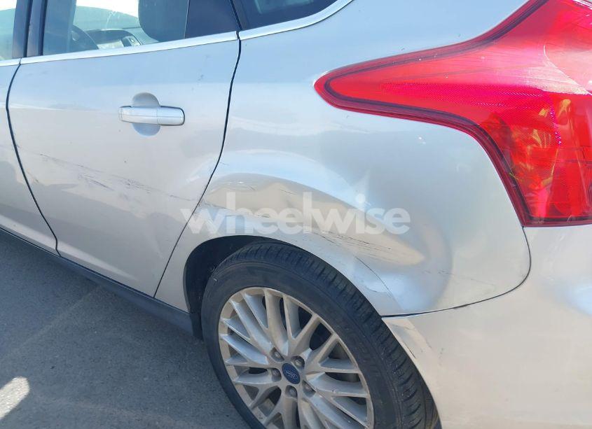 Photo 16 of 2014 Ford Focus TITANIUM (VIN 1FADP3N22EL317329)