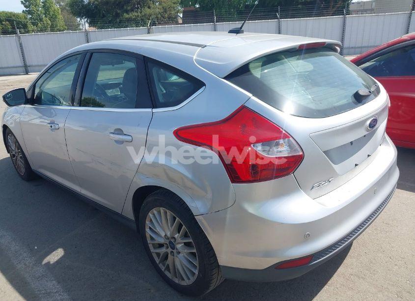 Photo 3 of 2014 Ford Focus TITANIUM (VIN 1FADP3N22EL317329)